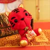 装飾的なオブジェクト置物虎の人形2022年の中国の黄道帯の動物豪華なおもちゃ家の寝室のリビングルームの装飾がぶら下がっている