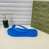 Chanclas de goma de lujo de alta calidad, chanclas de fondo plano de diseñador, sandalias de verano para exteriores, zapatos de playa suaves y cómodos para mujer, baño en casa