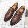 Ny 2022 Designer British Crocodile Pattern Slip on Oxford Shoes Moccasins Wedding Prom Homecoming Party Footwear Zapatos Hombre