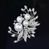 結晶の模造真珠の花ブローチの植物の植物の植物の盛り合わせデザインのデザインの女性のための女性のためのピン