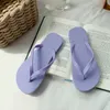 Sandales intérieures pour femmes tkhot chaussures d'été glissez la plate-forme de salle de bain sans glissement douce pantoufle à la maison sandale jepit Isrin Isran # 7 747