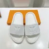 2022 nuovo designer piscina cuscino comfort pantofole ciabatte uomo donna sandali nylon cinturino largo riempito morbido piumino lettera goffratura scivolo piatto in gomma