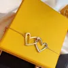 Luxury Classic Designer 18K Gold Letter Necklace Armband Earring Set Jewelry Fashion Märke Koppar Material Pararmband Weddi9815570