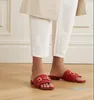 2022-Top luksusowe damskie skórzane klapki sandały złote stonowane Outdoor Lady plażowe sandały przypadkowe kapcie damskie wygodne buty do chodzenia