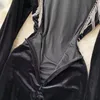 Casual klänningar kvinnor elegant turtleneck långärmad bodycon mini klänning svart smal kvällsklubb vestido sexiga tofsar backless sammet klänningslippor