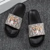 Lyxmärke Herr Slides Skor Tofflor Sommar Sandaler Beach Slide Designer Platt G Grid mönster Tryck Avatar Flip Flops Sneakers Stl 39-46