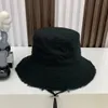 cappello a secchiello designer di lusso donna Cappelli estivi a tesa larga Logo in metallo tinta unita Ofmfg