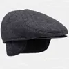 HT1852 Men Cap Hat Classic Autumn Winter Hat Vintage Flat Beret Cap Warm Ivy Newspaper Boys Cap Casual Ear Valve Father Hat Berets For Men J220722