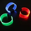 Décoration de fête 1 pièces LED lumineux poignet brillant couleur bonbon mouvement Bracelet lumière bâtons lumineux Bracelets accessoires d'halloween fête