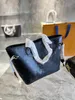 여자 가방 대형 핸드백 토트 가죽 대각선 쇼핑 가방 2023 패션 실린더 1 단일 숄더백 색상 로고