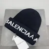 Chapéus de tricô de marca de moda para casal, chapéu de balde bordado com letras femininas, gorro de lã masculino