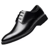 J51 Mens Leather Shoes Spring Autumn Business Formell casual läder Koreansk version av British Groom och herrarnas bröllopsskor 220727