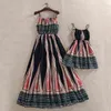 Mãe mãe filha vestido 2018 verão meninas roupas de praia flor impressão estilo bohemia para mãe filha família combinando roupas