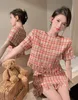 Elegante vintage piccolo profumato set da 2 pezzi da donna plaid T manica corta nappa cardigan crop top aderente mini gonne abiti 220521