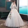 2022 Modest A Ligne Robes de mariée Sheer Bateau Nec Dentelle Appliques Dos Retour à lacets Country Style Chic Robe de mariée sur mesure