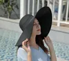 Brede rand hoeden vrijgezellen met zwarte grenzen bruidsmeisjes zon hoed namen strand bruidsmeisje bruids zomer