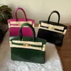 Bolsas de couro crocodilo bolsas de jacaré bolsas artesanais personalizadas de alta qualidade maquiagem de maquiagem shell shell women bolsa de bolsa de luxo designer onthego totes bolsa sling