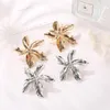 Dangle Chandelier Elegant Silver Plated Gold Big Flower Drop Earring을위한 트렌디 한 금속 꽃 파티 보석 선물 펜디스 Brincosda