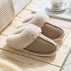 2022 Pantofole calde sfocate invernali da donna in pelliccia sintetica Pantofole da casa da donna Scarpe in peluche Comfort Flat Camera da letto Scivoli Pantofole in pelle scamosciata sintetica G220730