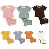 Set di abbigliamento estivo per bambini Completo da ragazza Top a maniche corte in cotone a costine a righe a righe + pantaloncini Abiti per neonati