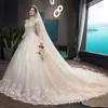 2022 Modest A Line Bröllopsklänningar Sheer Bateau Nec Lace Appliques Back Lace Up Country Style Chic Bridal Gown Custom Made