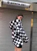 ファッション女性の黒い白いチェッカーボードパターンフェイクファーウォームコートフード付きファーファーファー冬服m201 T220810