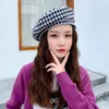 Berets British Houndstooth Beret Women Корейская версия Wild Street Hat Retro Fashion Painter Czapka Zimowa Damskaberets