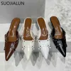 Suojialun primavera nova marca feminina feminina fivela pontiaguda de ponta dos pés no mules Sapatos finos de salto baixo vestido de vestido 220509