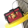 Women Luxurys Designers Bags 2022 mode et sac à bandoulière confortable pour femmes Numérotation M57212 Taille 20x12.5x5cm