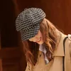 Basker franska hatt kvinnor höst vinter mode trend mössa temperament brittiska retro rutiga klassiska små doften åttkantiga hatberets davi