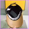 Mode baseball kepsdesigner Nya Casquette Kvinnor Mens Kepsar Hattar Patchwork Bokstäver Casual Sun Hat Läder Bucket Hat F Cap Nice D223262F