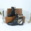 الخريف والشتاء الجديد تم بلود حذاء Women's Boots Martin Boots Plaids Leather Chelsea Booties Trend