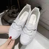 2022 Chaussures d'été en cuir blanc pour femmes Chaussures plates décontractées pour femmes À lacets Antidérapantes Chaussures pour femmes résistantes à l'usure Baskets Femmes G220610