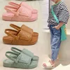 솔리드 PVC Childrens Sandals 신발 여름 방수 아파트 소녀 해변 신발 패션 소프트 비 슬립 공주 어린이 샌들 220621