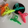 النسخة الكورية من اللون البسيط Candy Color 13cm Twist Twist Hair Claw للفتيات الأنيقة Plastlic Shark Clip