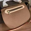 Kvällspåsar designer handväska lyxiga väskor axel booston klassisk kudde påse crossbody mode hink oxidation läder handväskor stor tote