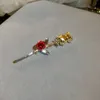 Broches de flores de rosa roja con diamantes de imitación para mujer, elegante ramo de flores de ciruelo, alfileres de solapa con lazo, joyería para fiesta y boda