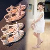 Kızların Sandalet Çocuk Ayakkabı Yaz Çocuklar Için Küçük Kız Plaj Ayakkabı Yay Prenses Sandalet Yumuşak Sole Bebek Patiği G220418