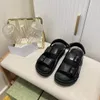 Huostar 디자이너 여성 G 샌들 플랫폼 캔디 4 색 버클 로마 신발 크기 35-40 슬라이드 PVC 소재 캐주얼 신발 여름 해변 슬리퍼