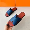 Sommar Pantufla tofflor Male Beach Casual Shoes Designer Högkvalitativ CaFlskin Grain Leather Men's Classic Sandals