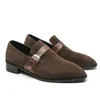 Loafers män skor faux mocka fast färg casual mode pekad tå vardag gata klassisk spänne bekväma platta ärtor skor dh936
