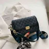 HBP Crossbody Çanta Mektubu Baskılı Ekose Tuval Omuz S Kadınlar için Geniş Bantlı Kadın Küçük Kare Cüzdan ve El Çantası Trend Marka 220727