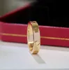 V Gold Luxury Quality Punk Band Thin Ring No Diamond в трех цветах, покрытых женщинам, подарки для ювелирных изделий.