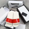 2022 Yeni Tasarımcı Terlik Erkek Kadın Slaytlar Toz Çanta Ayakkabıları Bloom Web Siyah Çiçek Çilek Baskı Deri Kauçuk Kırmızı Sandalet Yaz Düz Terlik 35-45