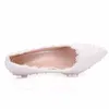 Crystal Queen White Lace Trouwschoenen 5 cm Dikke Kitten Hak Schoenen Wit Kant Pumps Prinses Party Verjaardag Heels 220402