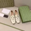 Novos chinelos de designers sandália de couro genuíno mulas femininas cadeia de metal Sapatos casuais confortáveis ​​Lace Velvet Slipper com caixa 35-4