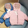 Meisjesontwerper Autumn Winter Boys Dun Down Coat Kids Boy Plaid Gededed Jackets Lagen Kinderen houden Warm Hooded Zipper Outerwear Baby Girl