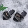 Fluffy Flip Flops Real Fox Raccoon Fur Slippers Designer Golden Chain Slides Plysch Strand Kvinnor Sommar Sandaler 0227