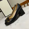 Sandálias de grife Bombas de qualidade premium 7,5 cm Sandálias de fivela dourada de couro genuíno para mulheres Summer Summer Fashion Fashion Soft Party Banquet Slingback Shoes Tamanho 35-42