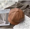 Modna skórzana gazeta chłopcy czapka wysokiej jakości artysta Pu skóra Koreańska ośmioboczna czapka wiosna zima swobodna beret kobiet płaski kapelusz J220722